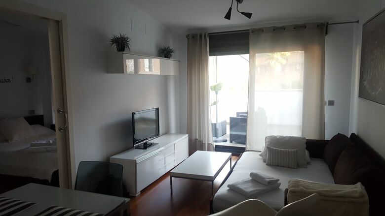 Apartamentos Azz Sevilla Torre De La Plata