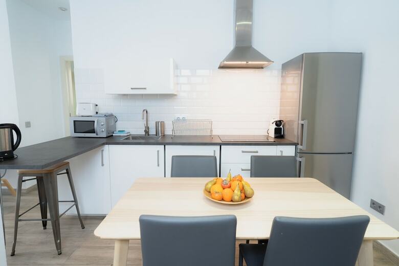 Apartamentos Azz Sevilla Torre De La Plata