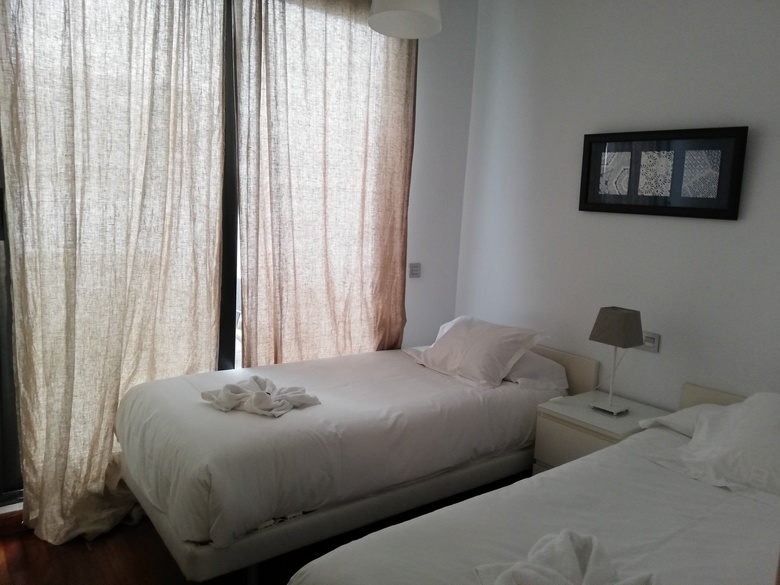 Apartamentos Azz Sevilla Torre De La Plata