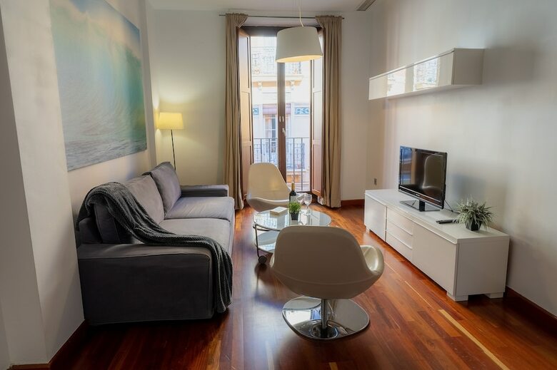 Apartamentos Azz Sevilla Torre De La Plata