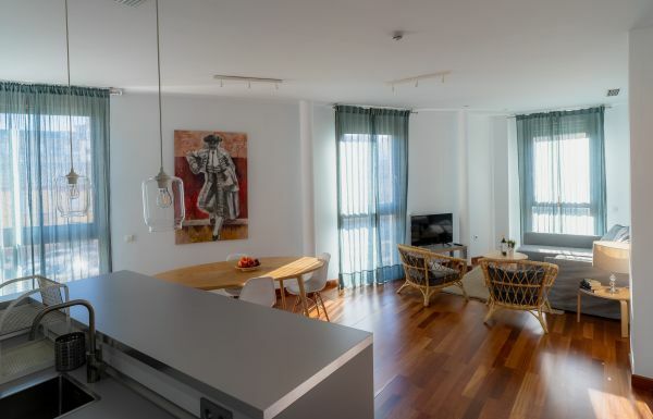 Apartamentos Azz Sevilla Torre De La Plata