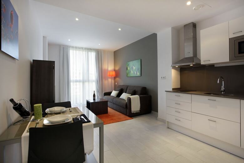 Fisa Rentals Les Corts Apartments