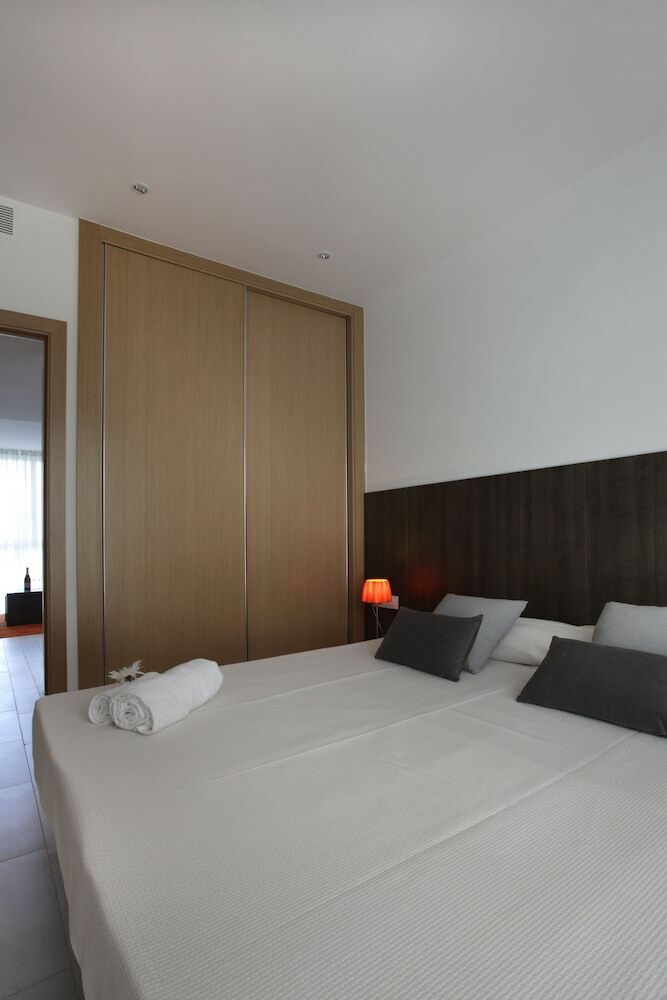 Fisa Rentals Les Corts Apartments