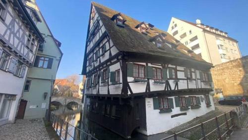 Hotel Schiefes Haus