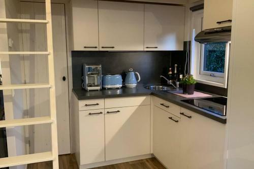 Tiny House / Ferienhaus Im Vareler Hafen