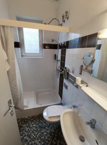 Hotel G�stehaus Am Bahnhof , Kontaktloser 24 Self Check In