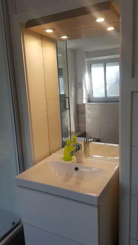 A40 Romantic Hoteliving