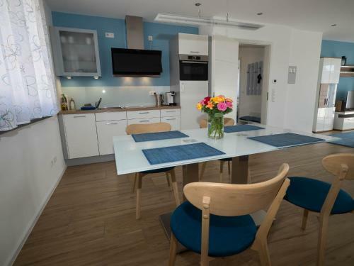 16lilien Apartmentwohnung Gartenblick