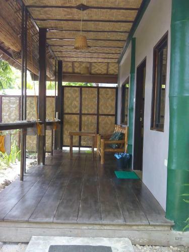 Hotel Eddie`s Beach Resort Siargao