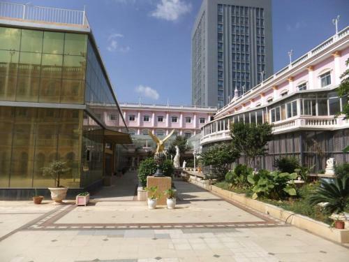 Royal Garden Hotel