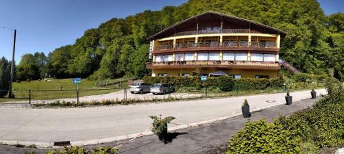 Albergue Hotel Burgberg
