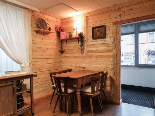 Holiday Home Kleines Eckhaus