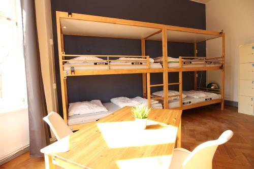 Blue Doors Hostel Altstadt