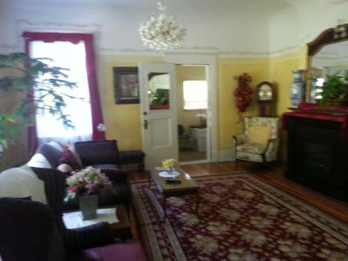 Hostal Balfour House