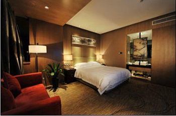 Hotel Ramada Bells Tower