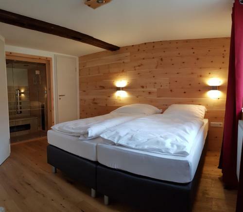 Apartamentos Ferienwohnung Zur Rh�n Tischlerei