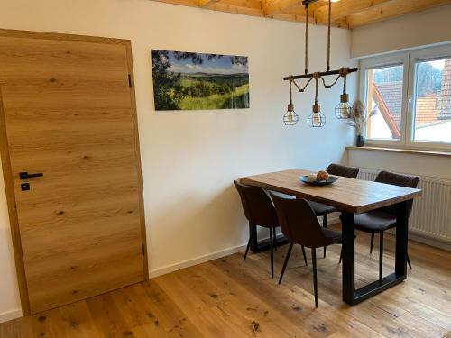 Apartamentos Ferienwohnung Zur Rh�n Tischlerei