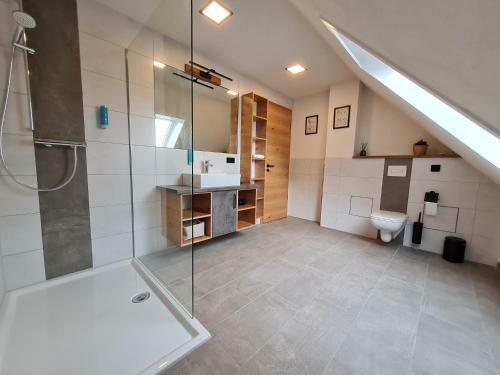 Apartamentos Ferienwohnung Zur Rh�n Tischlerei