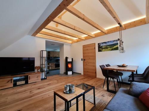 Apartamentos Ferienwohnung Zur Rh�n Tischlerei