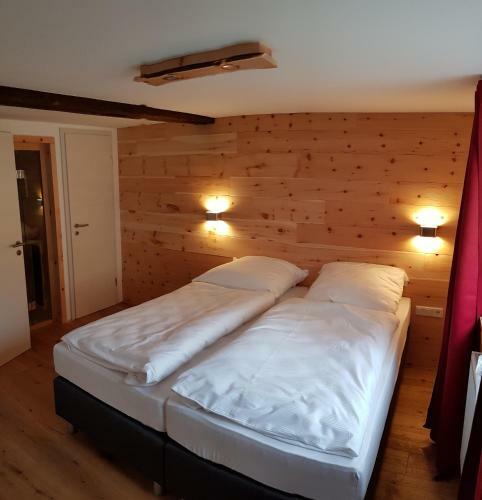 Apartamentos Ferienwohnung Zur Rh�n Tischlerei