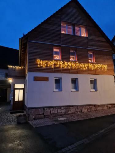 Apartamentos Ferienwohnung Zur Rh�n Tischlerei