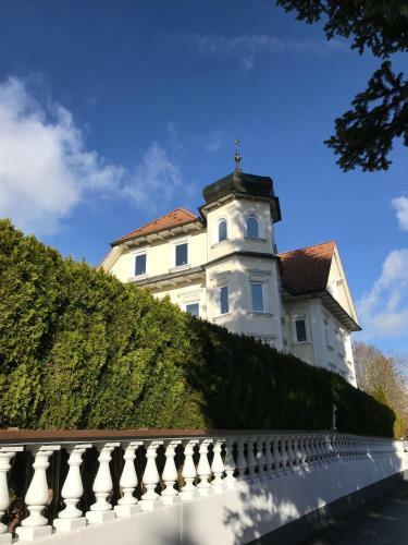 Hostal Bahnweg 9
