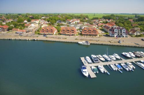 Apartamento Hafenh�user Wiek Fewo 03 Balkon, Meerblick