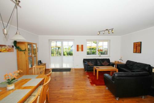Ostseehaus Odin Doppelhaush�lfte