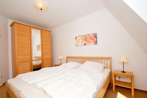 Apartamento Hafenh�user Wiek Fewo 01 Balkon, Meerblick