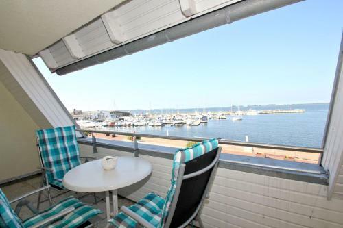 Apartamento Hafenh�user Wiek Fewo 09 Balkon, Meerblick