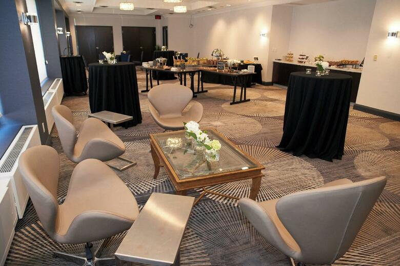 Hotel Courtyard By Marriott Downtown Toronto