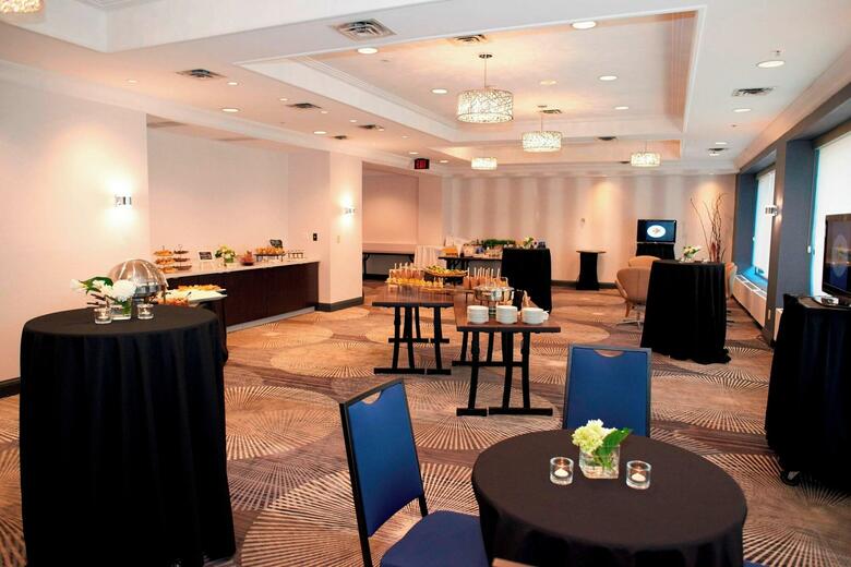 Hotel Courtyard By Marriott Downtown Toronto