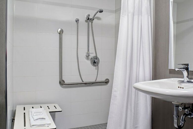Hotel Courtyard By Marriott Downtown Toronto
