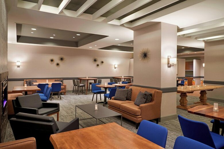 Hotel Courtyard By Marriott Downtown Toronto
