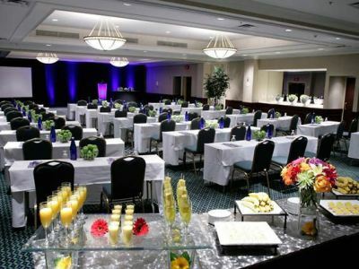 Hotel Courtyard By Marriott Downtown Toronto