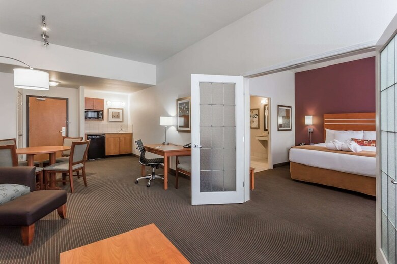 Hotel Wingate By Wyndham Calgary