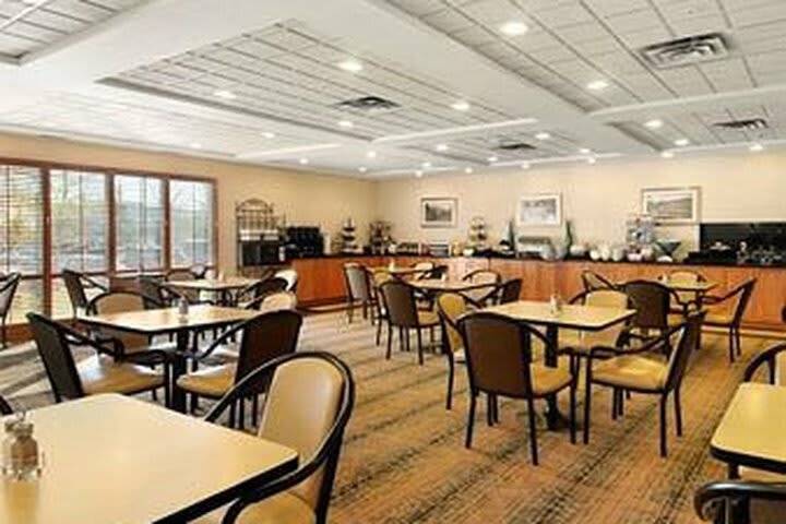 Hotel Wingate By Wyndham Calgary