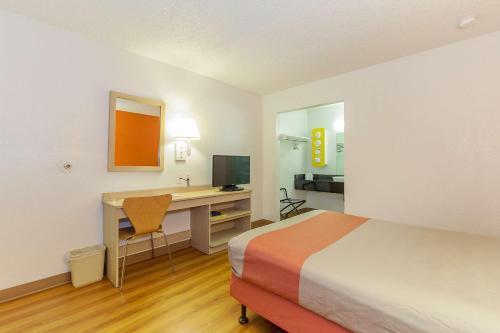 Motel 6 Hayward