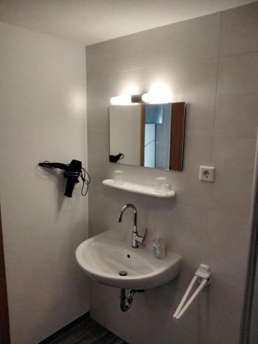 Apartamento Gasthaus Und Pension Zur Linde