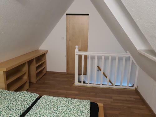Apartamento Gem�tliche Gro�e Dachwohnung Mit Terrasse