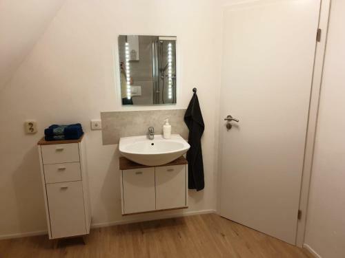Apartamento Gem�tliche Gro�e Dachwohnung Mit Terrasse