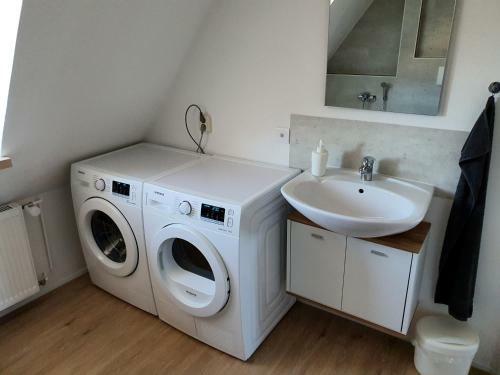 Apartamento Gem�tliche Gro�e Dachwohnung Mit Terrasse