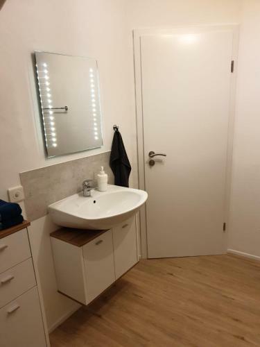Apartamento Gem�tliche Gro�e Dachwohnung Mit Terrasse