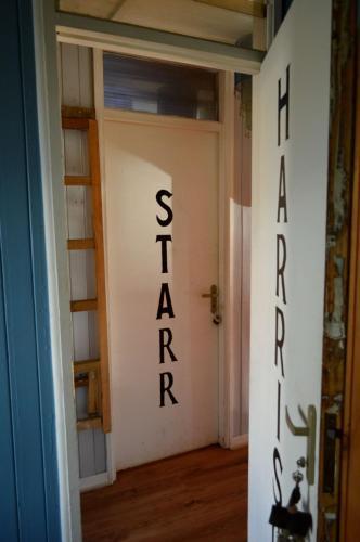 Hostel Submarino Amarillo