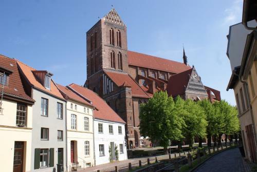 Apartamento L�bsche Burg Mit Balkon & Parkplatz Neu! - Abc248