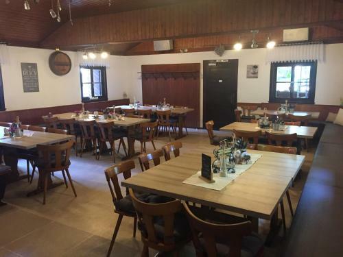 Apartamento Ferienwohnung An Der Waldsch�nke