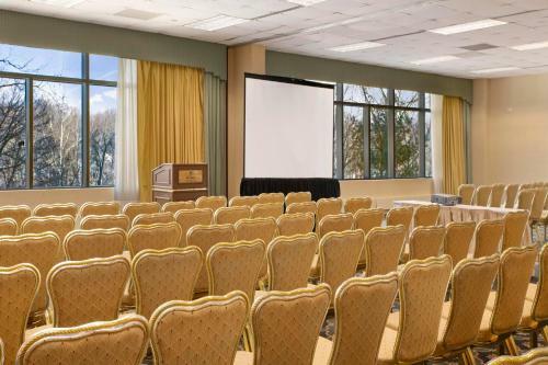 Hotel Hilton East Brunswick
