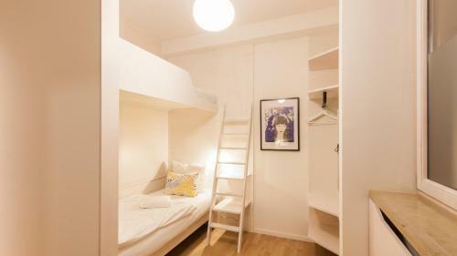 Aparthotel Room For Rent