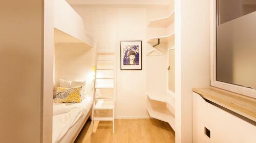 Aparthotel Room For Rent