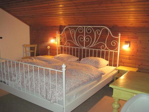Hostal Chalet Catton